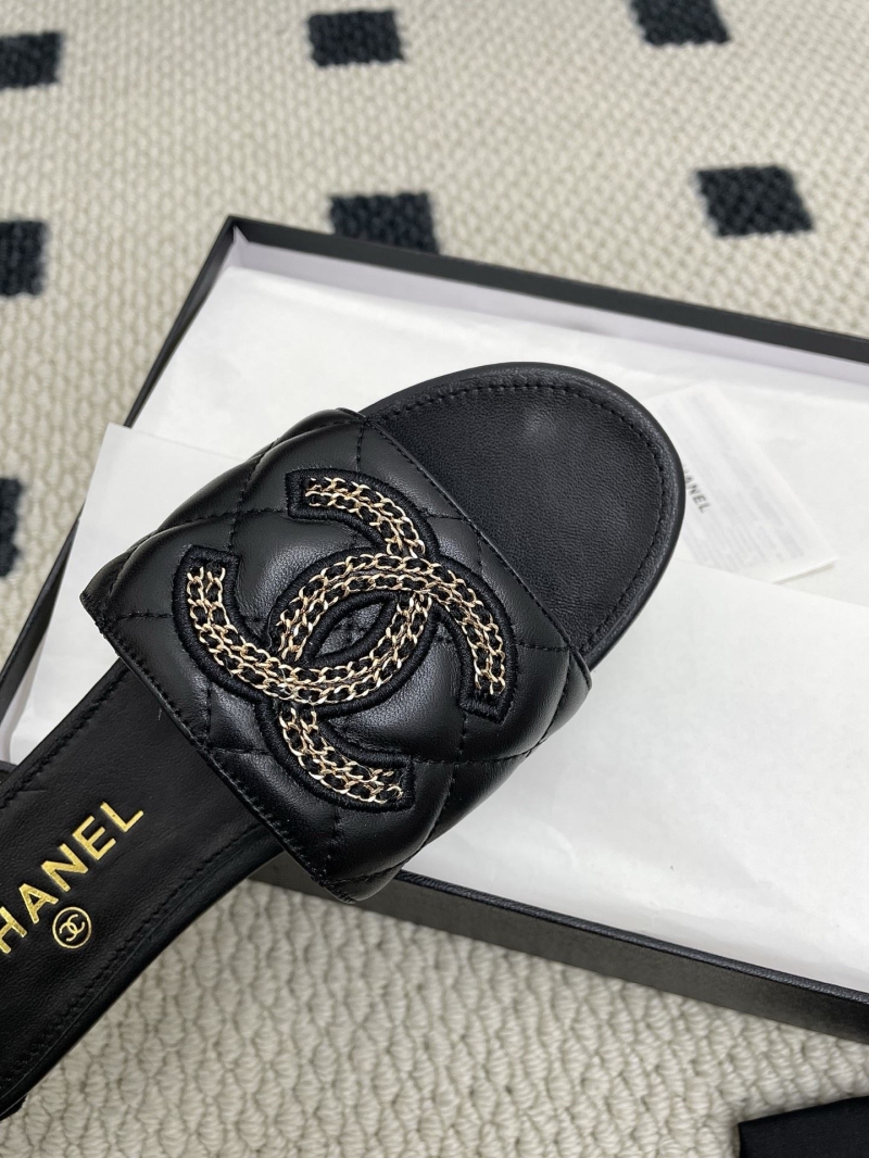 Ch**el slippers
